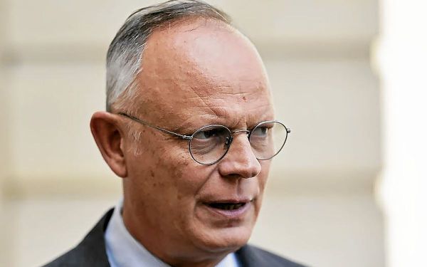 Gestion du covid-19 : un non-lieu pour Édouard Philippe, Agnès Buzyn et Olivier Véran