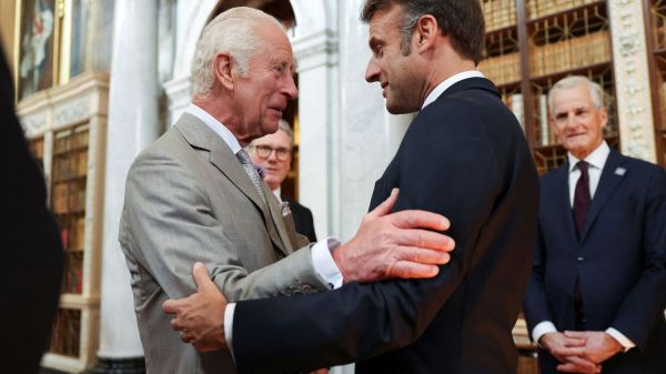 Discours au Parlement, procession en calèche, dîner au château de Windsor... Quel est le programme de la visite d'Etat d'Emmanuel Macron au Royaume-Uni ?