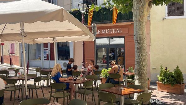 À Allauch, le succès du parcours guidé dans les traces de la série "Plus Belle La Vie"