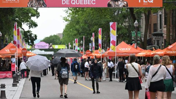 Achat de billets du FEQ: un «avantage» pour les conseillers qui divise les élus