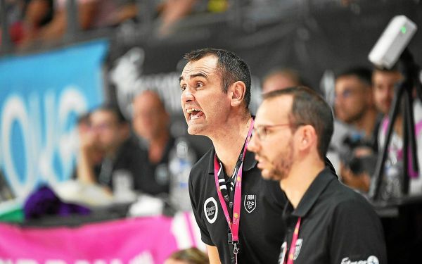 « Je suis assez perplexe », Mathieu Kreiss, entraîneur des gardiennes du BBH, dans l'incompréhension après le changement de sanction sur les tirs à la tête sur penalty