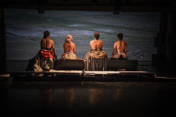 « Laaroussa Quartet » : une chorégraphie pour un geste artisan au Festival d'Avignon