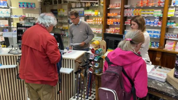 Plus de 100 pharmacies ont mis la clé sous la porte en 2025: une hausse de leurs prix d'achat des médicaments risque d'accélérer le mouvement