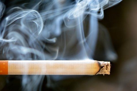 La cigarette enfin interdite à la plage, dans les parcs publics...