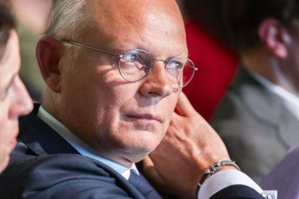 Gestion du Covid-19 : non-lieu pour trois ex-membres du gouvernement, dont Édouard Philippe