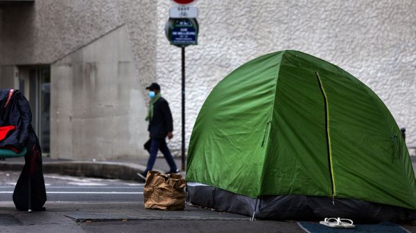 Le taux de pauvreté atteint un niveau record en France, selon les dernièrs chiffres de l'Insee