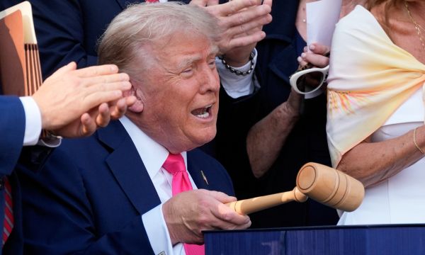 "L'arrêt Trump v. Casa traduit le débat vivace qui tend à opposer le pouvoir judiciaire à la volonté populaire"