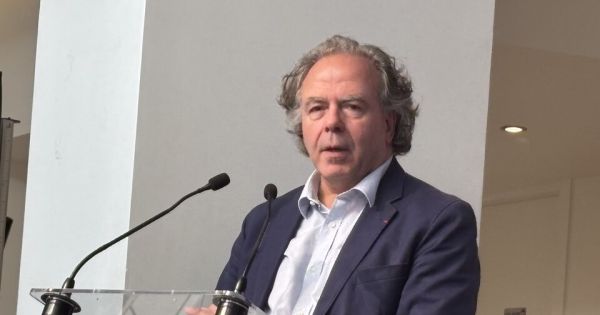 " L'industrie automobile en Europe pourrait disparaître " selon Luc Chatel