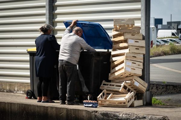 Inégalités : le taux de pauvreté atteint un niveau record en France, du jamais vu depuis 30 ans