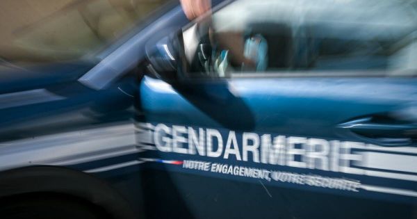 Vosges. Inspiré par "le beau temps et la chaleur humaine”, un sexagénaire s'exhibe devant les passants à Neufchâteau