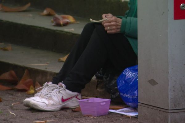 "On va interdire aux pauvres d'être dans la rue" : l'arrêté de la Ville de Nevers contre les troubles à l'ordre public dénoncé en justice
