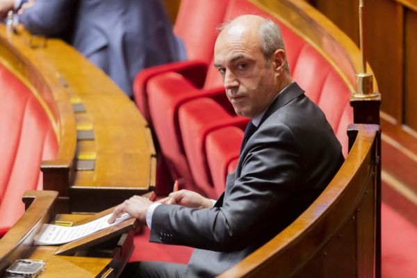 "Tout ça est très violent et incompréhensible" : la classe politique sous le choc après la mort du député Olivier Marleix, retrouvé pendu