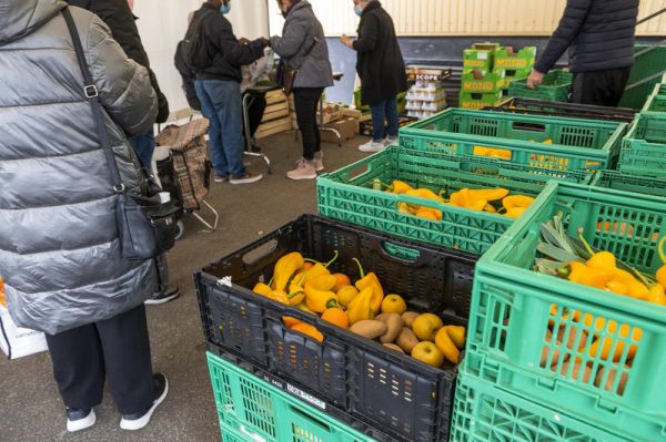 Le taux de pauvreté n'a jamais été aussi élevé depuis 1996 selon l'Insee : « Le ruissellement, ça n'a pas marché ! »