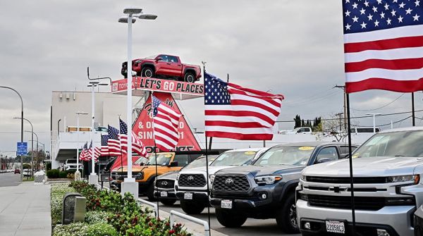 Droits de douane et remboursement de prêts : la bombe à retardement qui angoisse des millions d'Américains