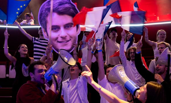 Macron 2032 : le président écoute son ego... et coule Gabriel Attal