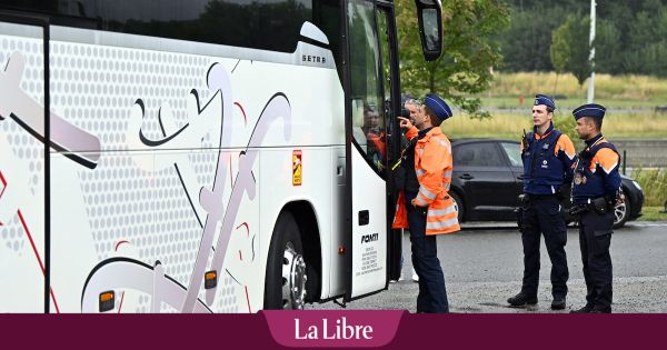 Un contrôle contre la migration irrégulière mené sur une aire d'autoroute près de Mons