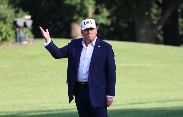 Trump prévoit des tarifs douaniers de 25% pour la Corée du Sud et le Japon