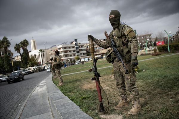 Syrie : Trump révoque le statut d'« organisation terroriste étrangère » du groupe islamiste HTC