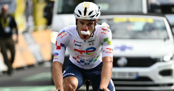 Tour de France 2025 : le vent venu de la mer et la tempête de coureurs