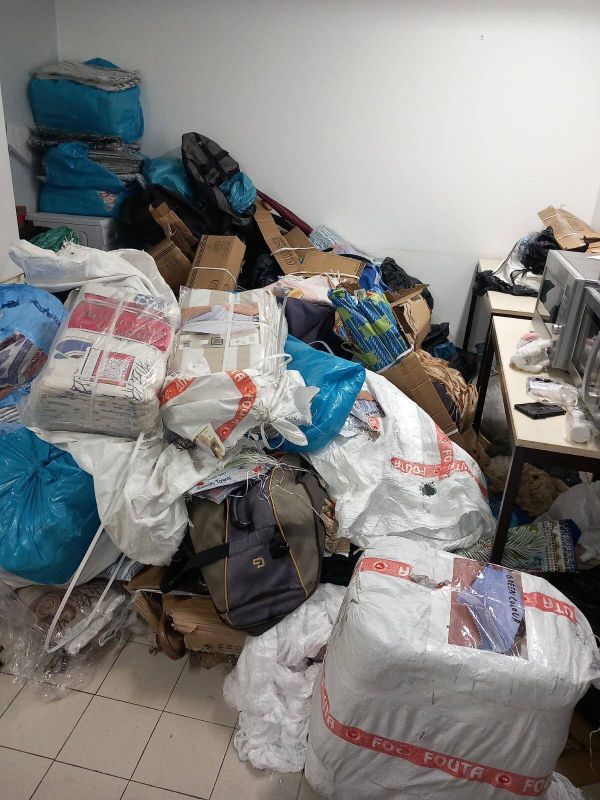 "Ils écoulaient sur Cannes et Antibes", la police saisit encore plusieurs milliers d'articles vendus à la sauvette