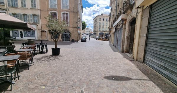 Drôme. « Il a une Kalach', cassez-vous ! » : il sème la panique devant des terrasses de bar