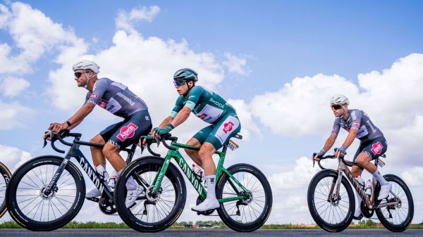 Tour de France 2025 : après le bonheur des premières étapes, l'abandon de Jasper Philipsen douche l'équipe Alpecin-Deceuninck
