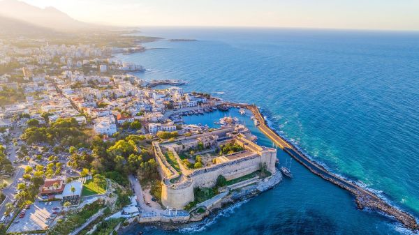 Adieu Ibiza, voici la nouvelle destination européenne plus abordable où tout le monde va faire la fête