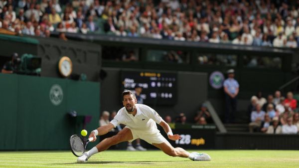 Djokovic blague sur Federer, venu assister à son 8e de finale à Wimbledon