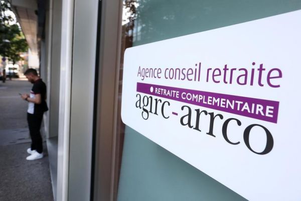 Climat : les gestionnaires de retraites investissent massivement dans les énergies fossiles, malgré leurs engagements publics