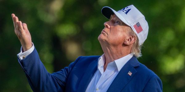 Commerce: Trump annonce au moins 25% de surtaxe pour plusieurs pays