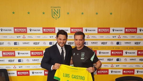 FC Nantes : le club signe un milieu de terrain et c’est une bonne nouvelle pour Castro !