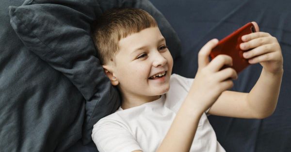 Vie quotidienne. 44 % des parents occupent leurs enfants avec des écrans en vacances : voici nos alternatives