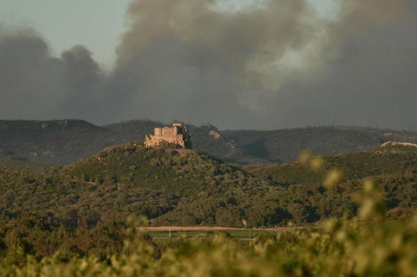 Aude : 2 000 hectares de forêt parcourus par le feu, les habitants évacués