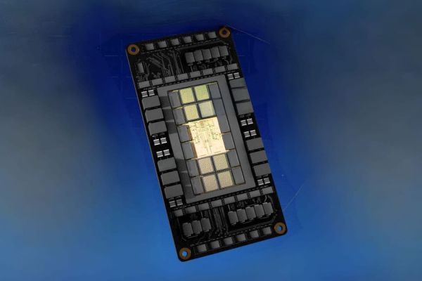 Arago lève 26 millions de dollars pour commercialiser sa puce IA jusqu'à 10 fois plus économe qu'un GPU