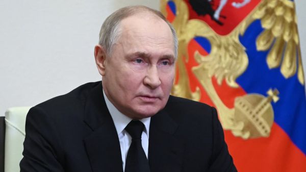 Russie: Le ministre des Transports  limogé  lundi par Poutine s’est suicidé