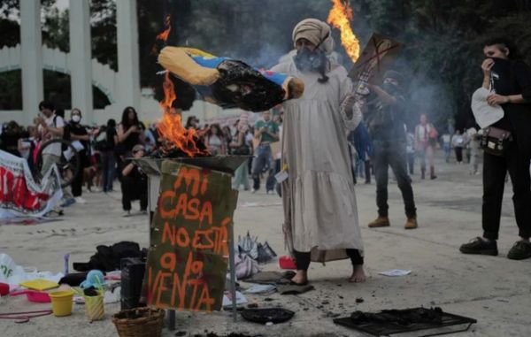 Grogne et violences contre les touristes à Mexico City