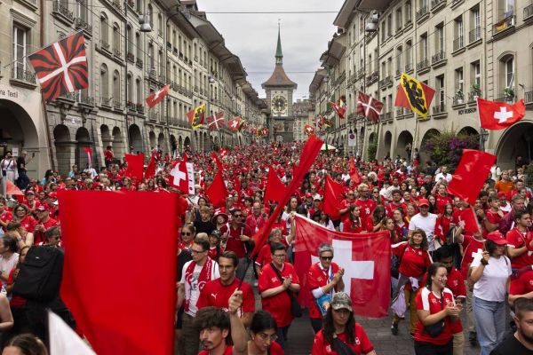 Alexandre Edelmann, Présence Suisse: «L'Eurovision et l'Euro créent une séquence positive pour l'image de la Suisse»