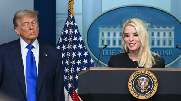 Une « liste de clients » de Jeffrey Epstein ? La Maison Blanche contrainte au rétropédalage
