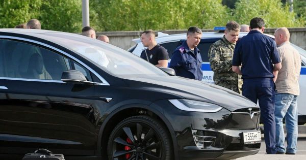 Russie. Que sait-on de l'ex-ministre de Vladimir Poutine retrouvé mort dans sa Tesla ?