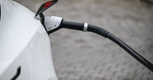 Voiture électrique : Ayvens France déploie les primes CEE pour ses clients