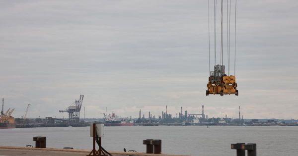 Le déficit commercial français continue de se creuser et atteint 7,6 milliards d'euros en mai