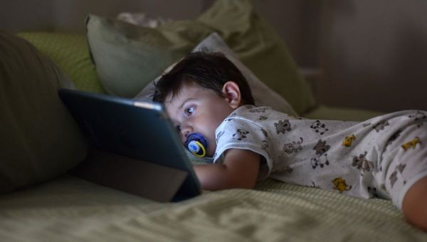 Les dangers de l'exposition des enfants aux écrans
