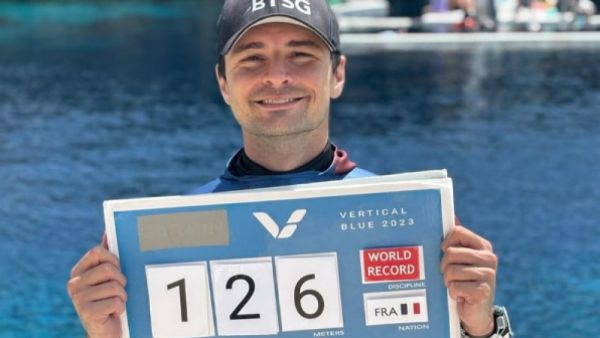 Apnée profonde : le Marseillais Arnaud Jerald bat encore son record du monde en bi-palmes
