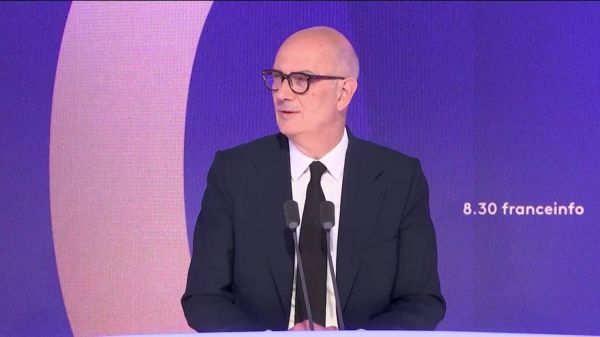 Menace de dissolution, déclarations de Bruno Retailleau, inondations au Texas... Le 8h30 de Roland Lescure