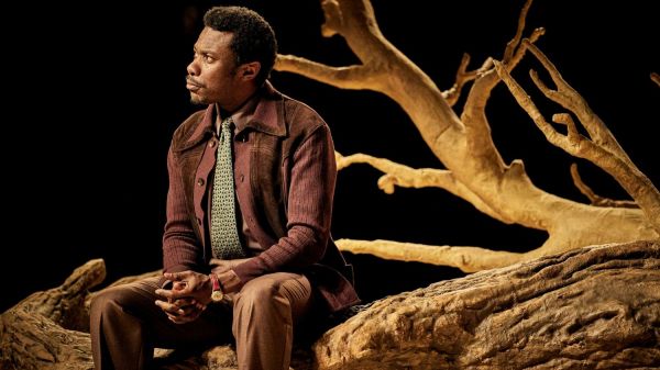 Festival d’Avignon 2025 : Tiago Rodrigues enthousiasme avec "La Distance", une dystopie intimiste et résolument politique