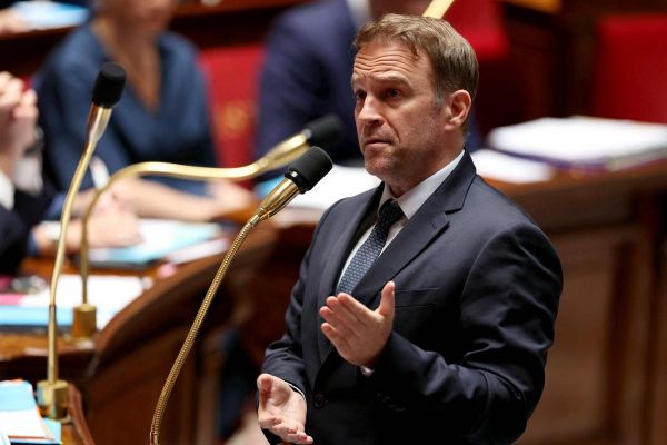 Énergies renouvelables : un moratoire pourrait entraîner des licenciements massifs, alerte Marc Ferracci
