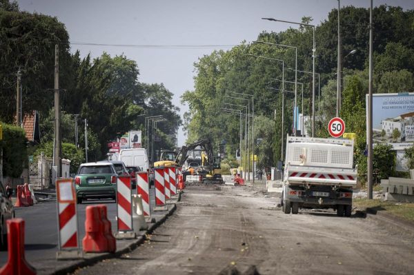 Une partie des enrobés de l'avenue Didier-Daurat à Pau refait durant la nuit de jeudi