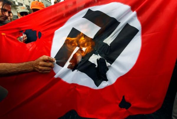 La génération Z européenne perd confiance dans la démocratie, ca n'en fait pas le nouveau visage du fascisme