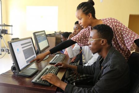 Le Nigeria s'associe à AWS pour former les étudiants aux compétences numériques
