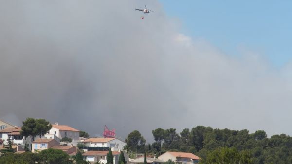Incendie aux Pennes-Mirabeau : l'aéroport de Marseille fermé depuis mardi midi, 4 avions déroutés